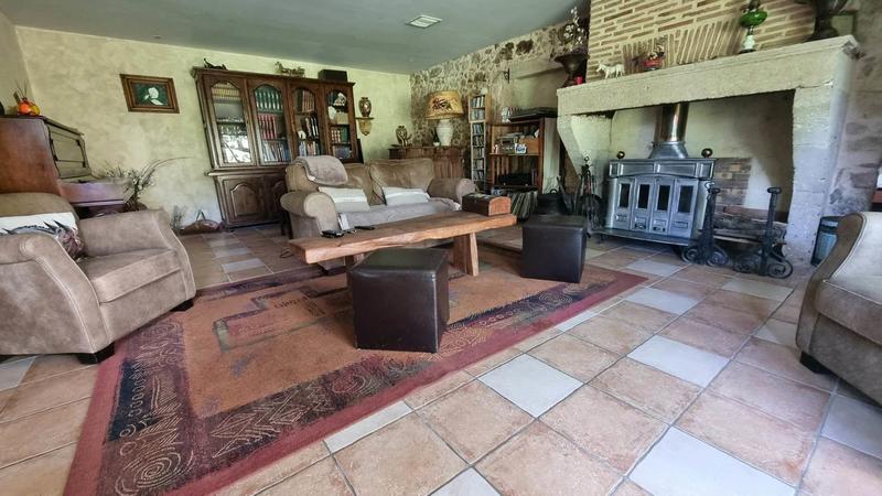 Maison en pierre - 235 m² - 5 pièces