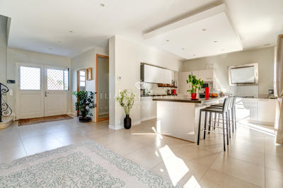 Maison - 318 m² - 10 pièces