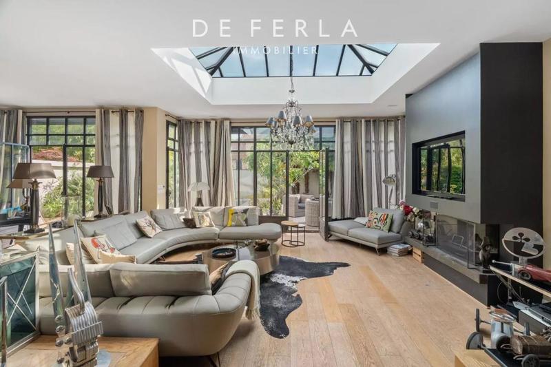 Villa - 370 m² - 12 pièces