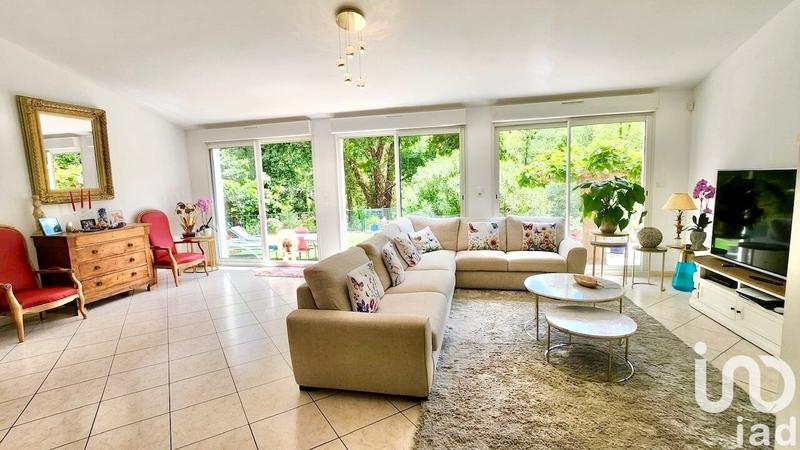 Maison - 177 m² - 6 pièces