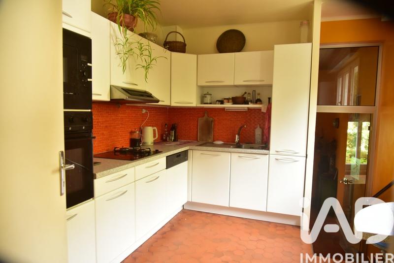 Maison - 212 m² - 7 pièces