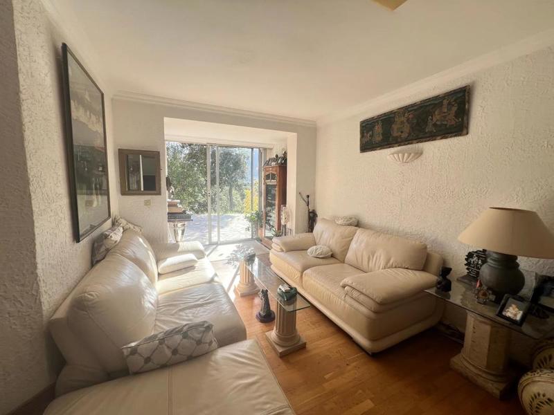 Maison - 220 m² - 9 pièces