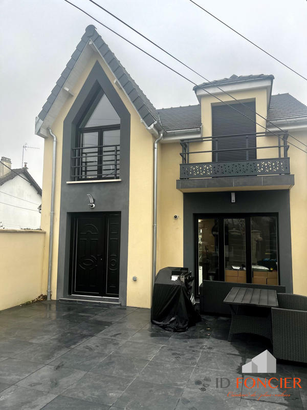 Maison - 118 m² - 5 pièces