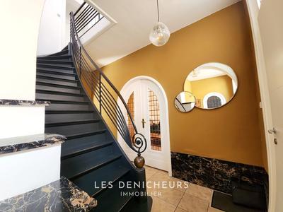 Maison bourgeoise - 204 m² - 8 pièces