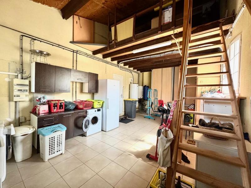 Demeure - 163 m² - 6 pièces