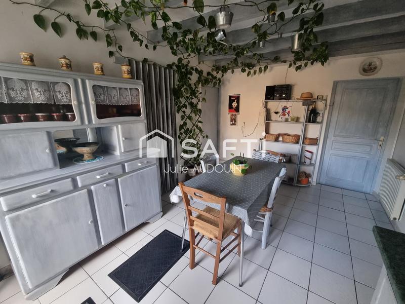 Maison - 250 m² - 8 pièces