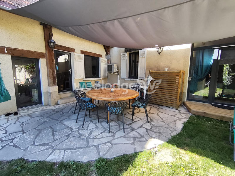 Maison - 171 m² - 7 pièces