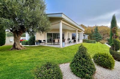 Maison - 12 m² - 6 pièces