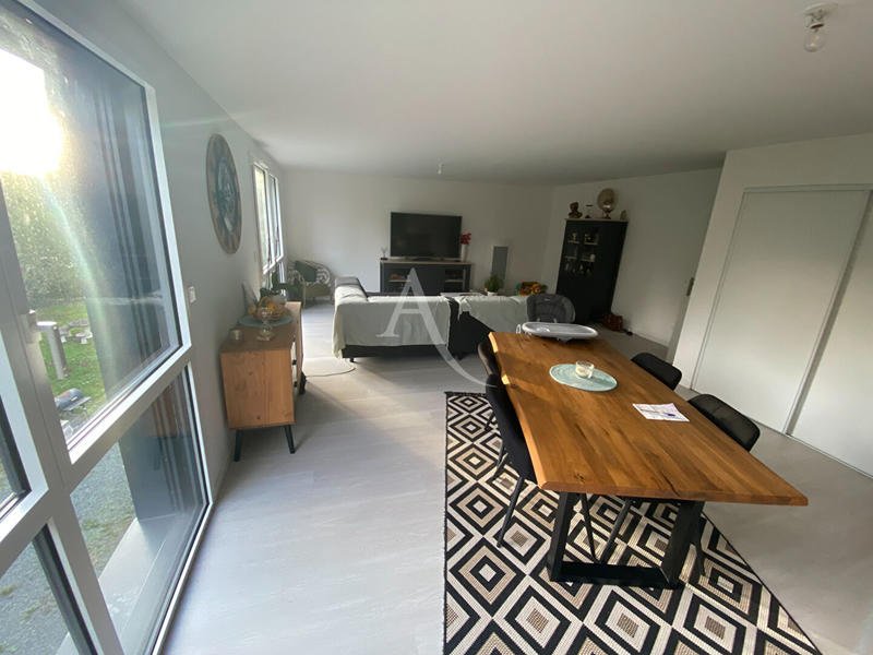 Maison - 90 m² - 3 pièces