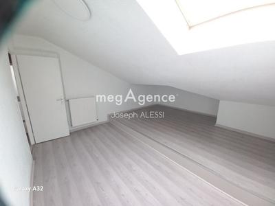 Appartement - 93 m² - 5 pièces