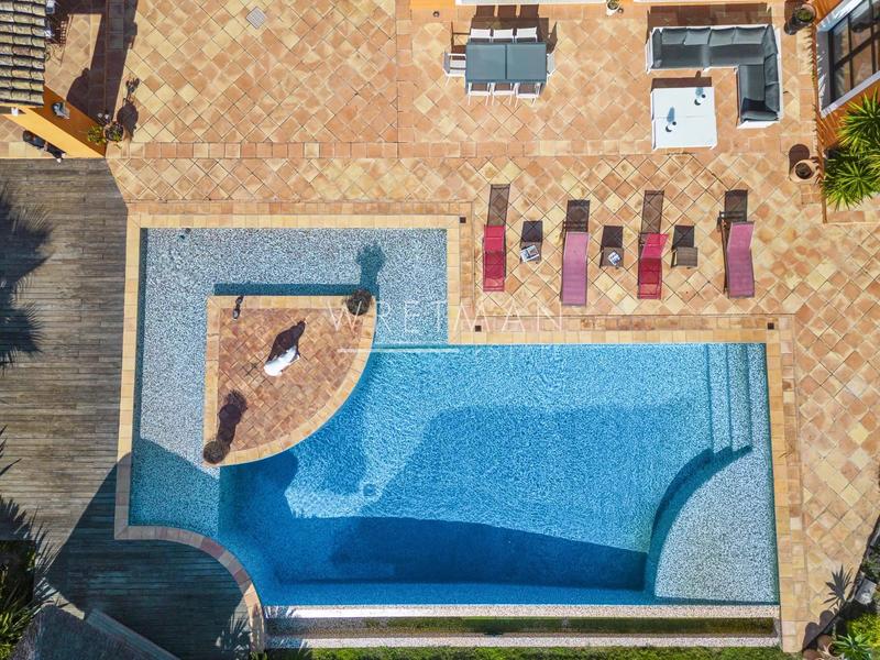 Maison - 472 m² - 10 pièces