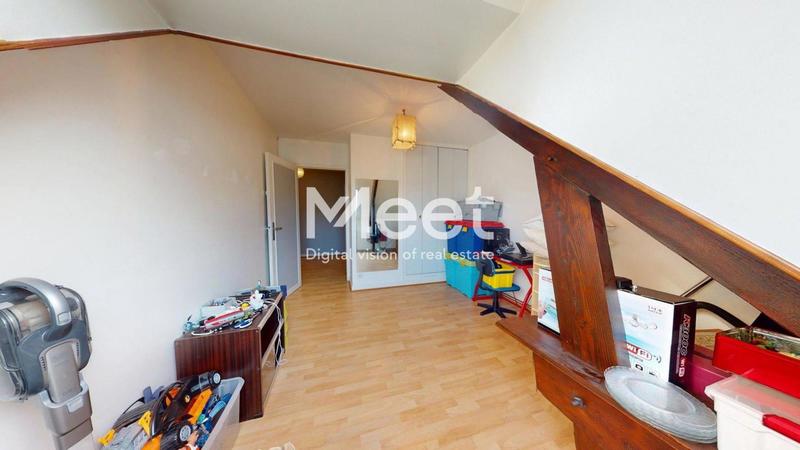Propriété - 255 m² - 8 pièces
