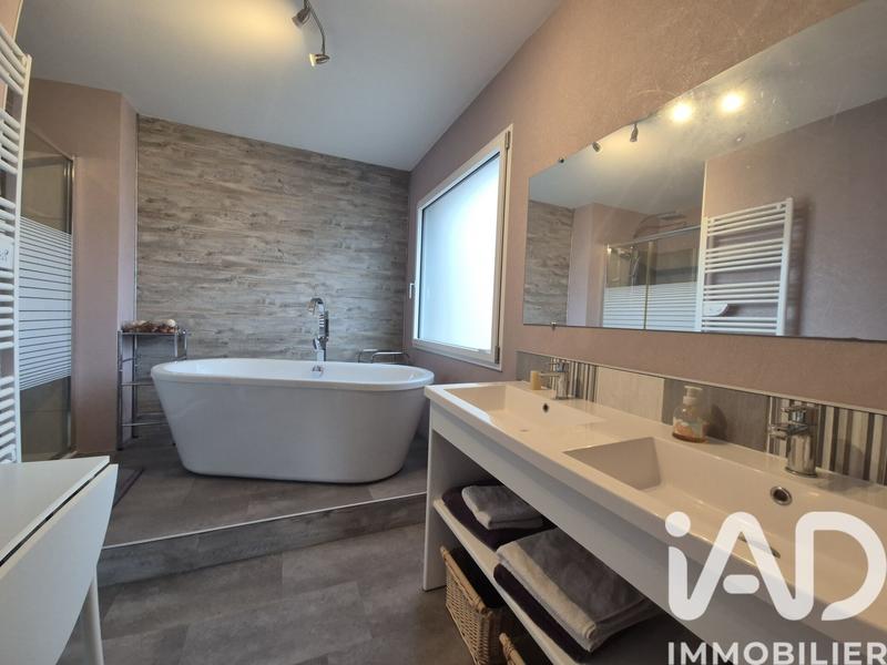 Maison - 170 m² - 6 pièces