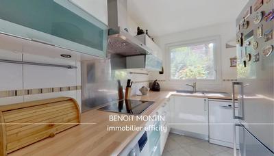 Appartement - 99 m² - 5 pièces