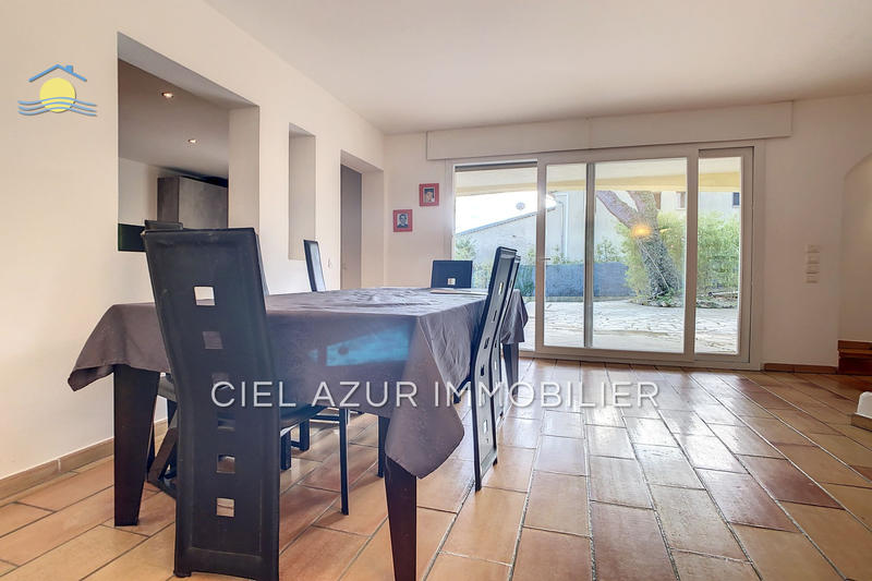 Maison - 211 m² - 6 pièces