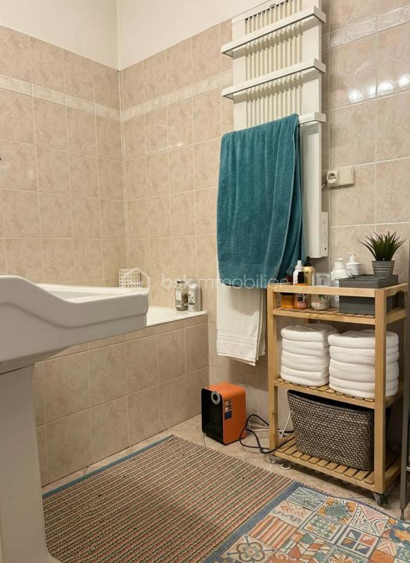 Maison - 180 m² - 8 pièces