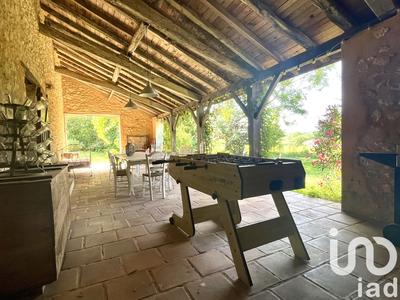 Maison - 298 m² - 9 pièces