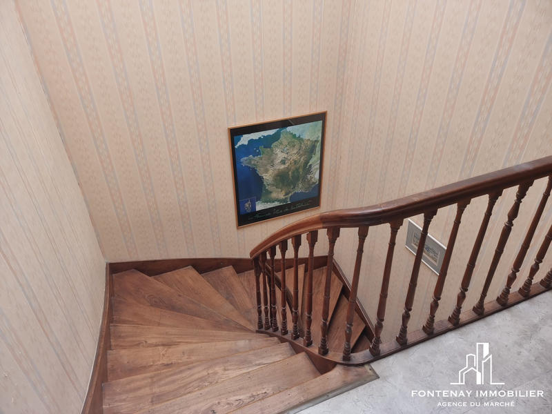 Maison - 385 m² - 10 pièces