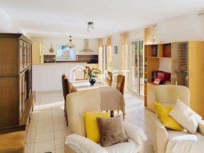 Maison - 92 m² - 5 pièces