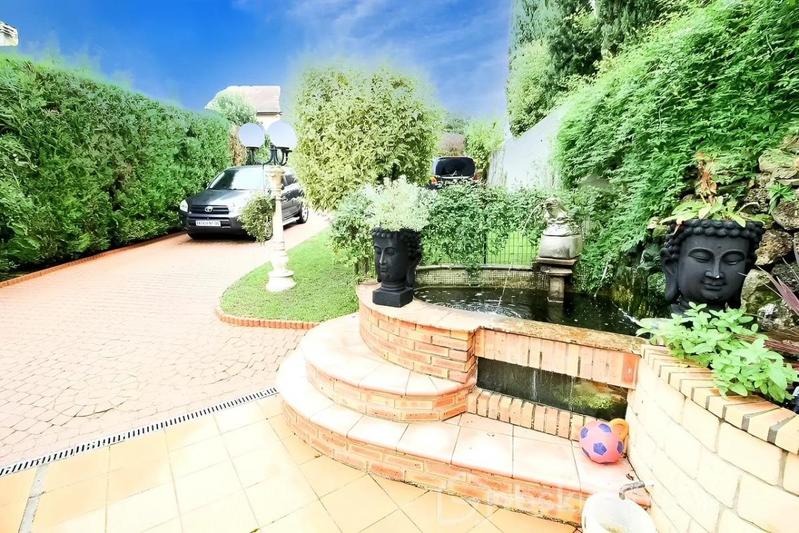 Demeure - 172 m² - 9 pièces