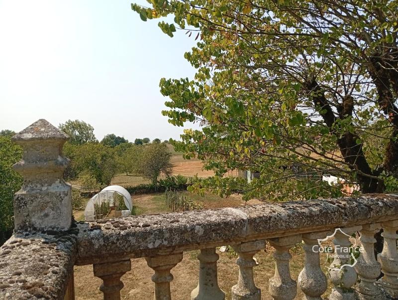 Maison chambre d'hôtes - 371 m² - 14 pièces