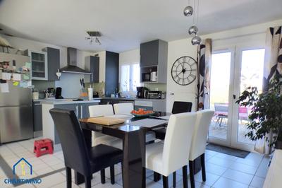 Maison - 104 m² - 5 pièces