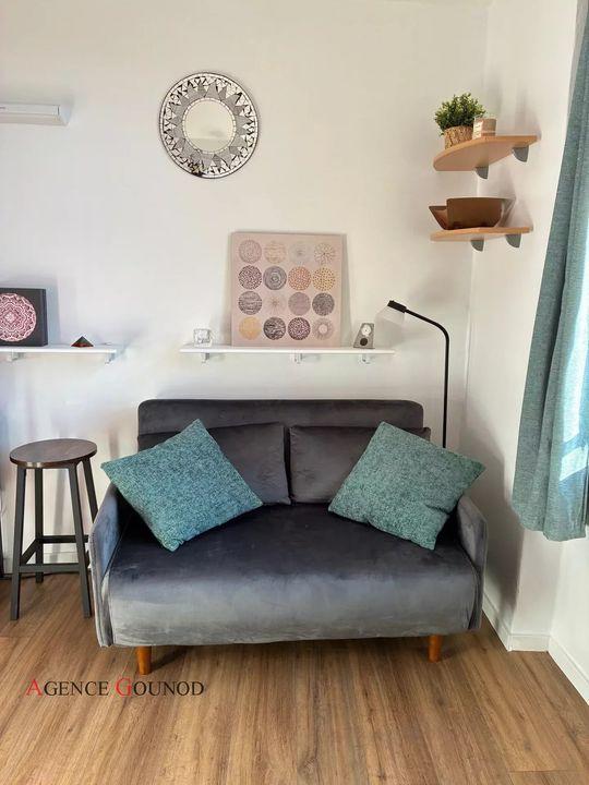 Studio - 11 m² - 1 pièce