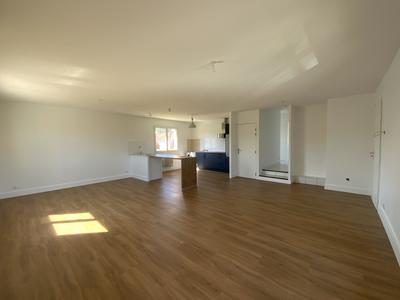 Maison jumelée - 91 m² - 5 pièces