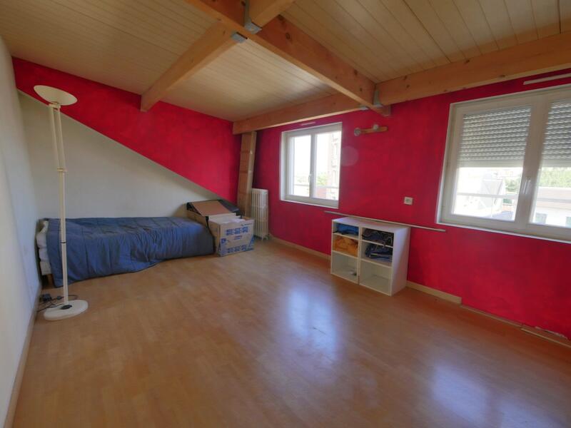 Maison - 166 m² - 7 pièces