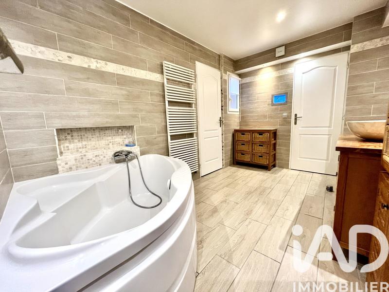 Maison - 120 m² - 5 pièces