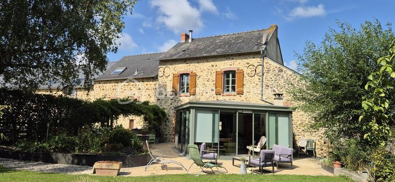 Propriété - 286 m² - 12 pièces