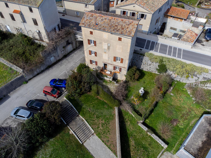 Maison de village - 142 m² - 8 pièces