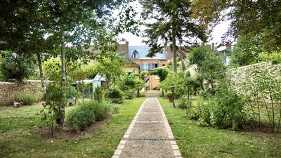 Maison - 245 m² - 11 pièces