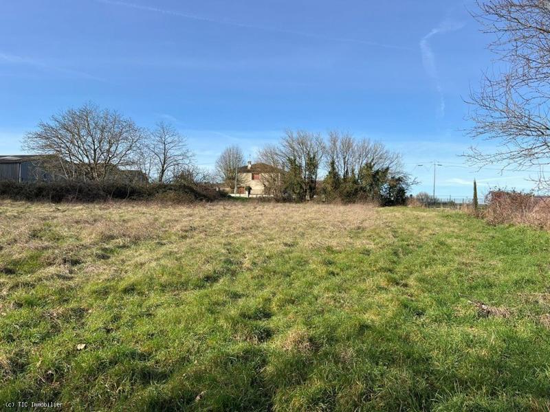 Terrain constructible - 1 644 m²