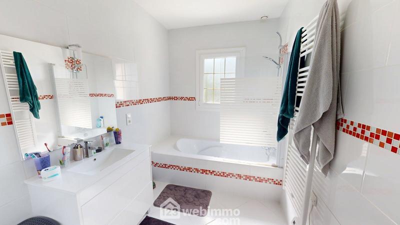 Maison - 123 m² - 4 pièces