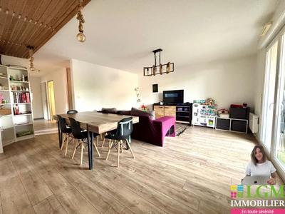 Appartement - 84 m² - 4 pièces