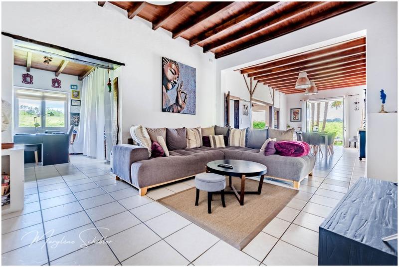 Maison - 250 m² - 8 pièces