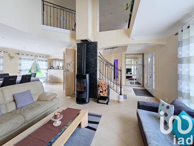 Maison - 213 m² - 7 pièces