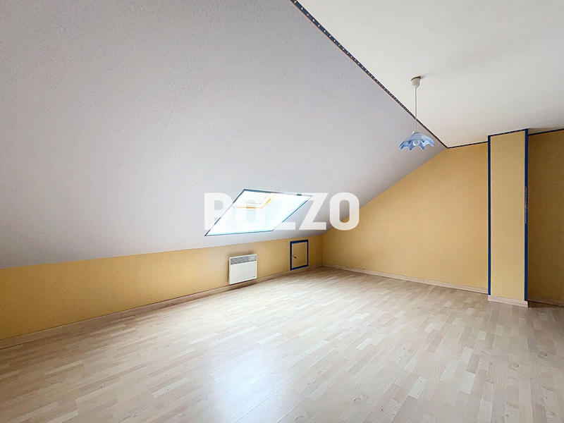 Maison - 210 m² - 7 pièces