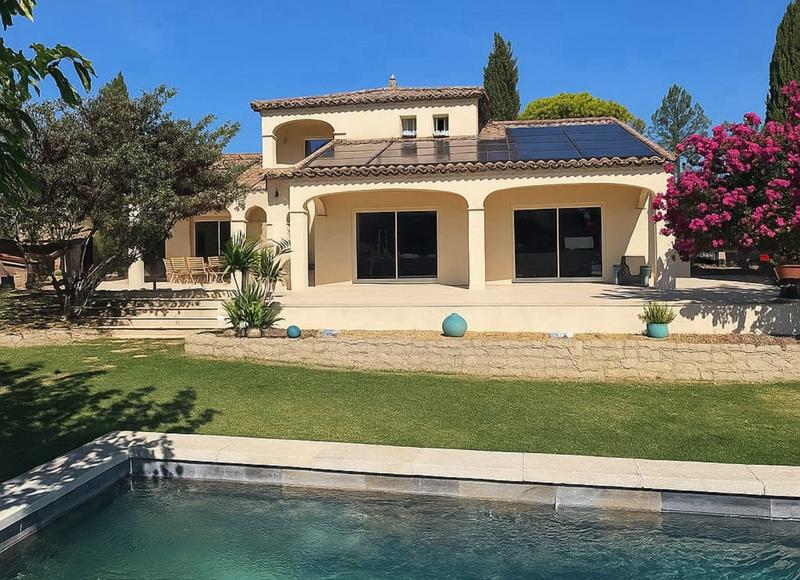 Maison - 205 m² - 6 pièces