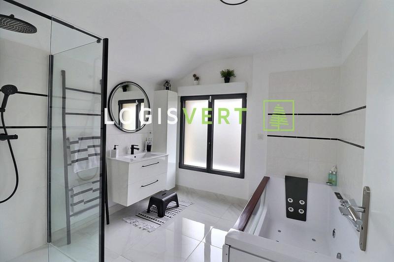 Maison - 165 m² - 6 pièces