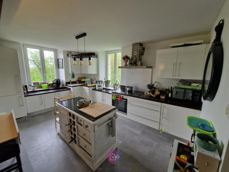 Appartement - 140 m² - 6 pièces