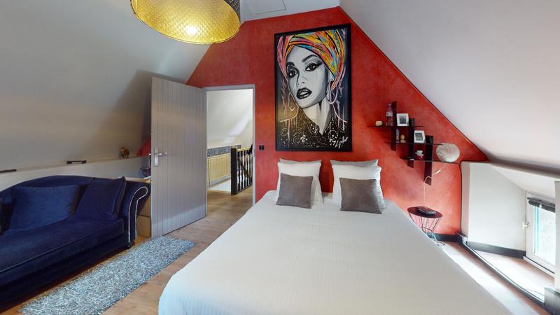 Maison - 350 m² - 17 pièces