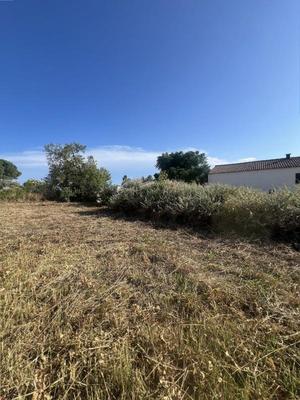 Terrain constructible - 640 m²