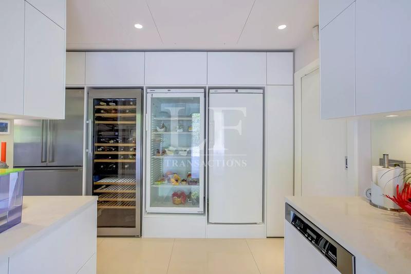 Propriété - 956 m² - 18 pièces