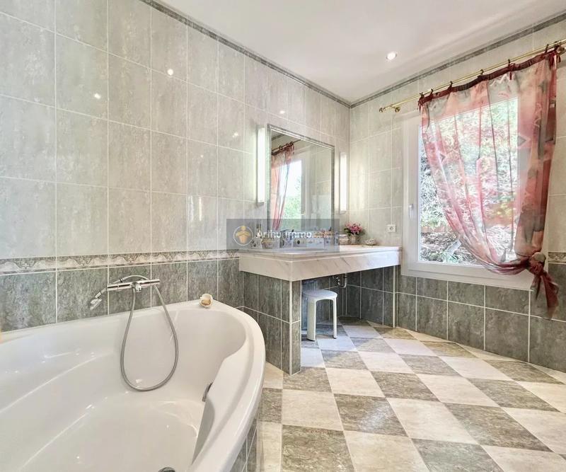 Maison - 150 m² - 7 pièces