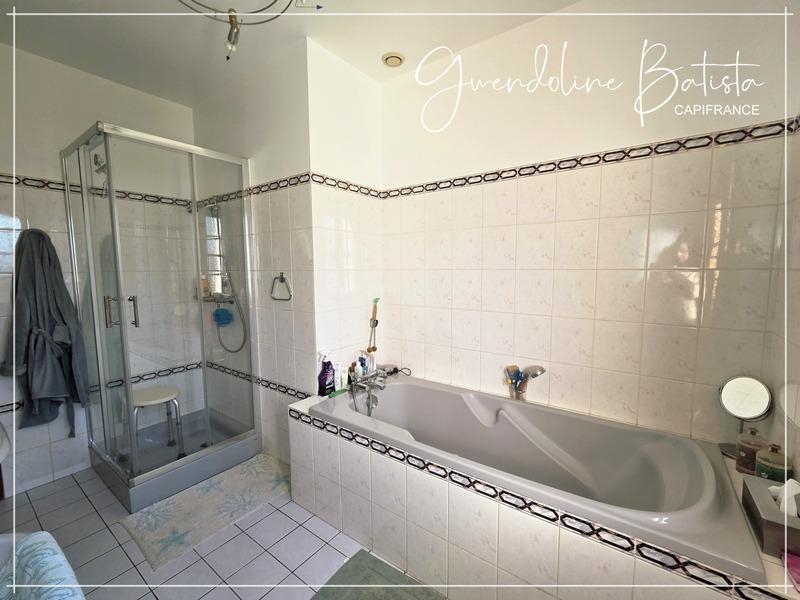 Maison - 121 m² - 6 pièces