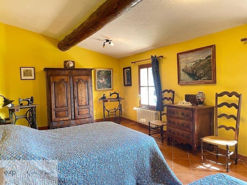 Maison - 259 m² - 7 pièces