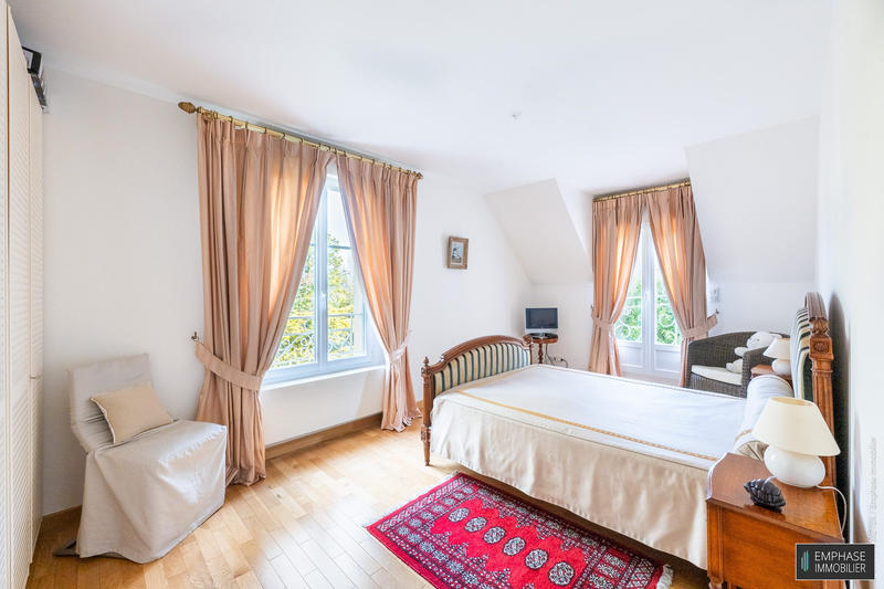 Maison contemporaine - 258 m² - 6 pièces