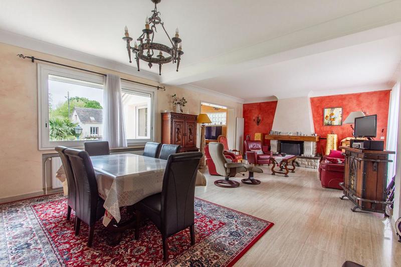 Maison - 232 m² - 11 pièces